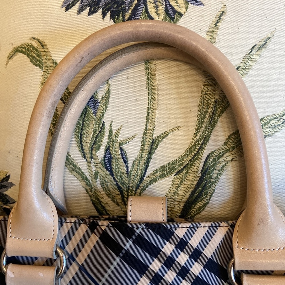 Authentic Burberry tote bag - Picture 11 of 15